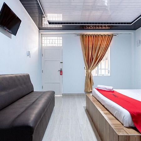 Reddoorz Near Universitas Simalungun Pematang Siantar Buitenkant foto