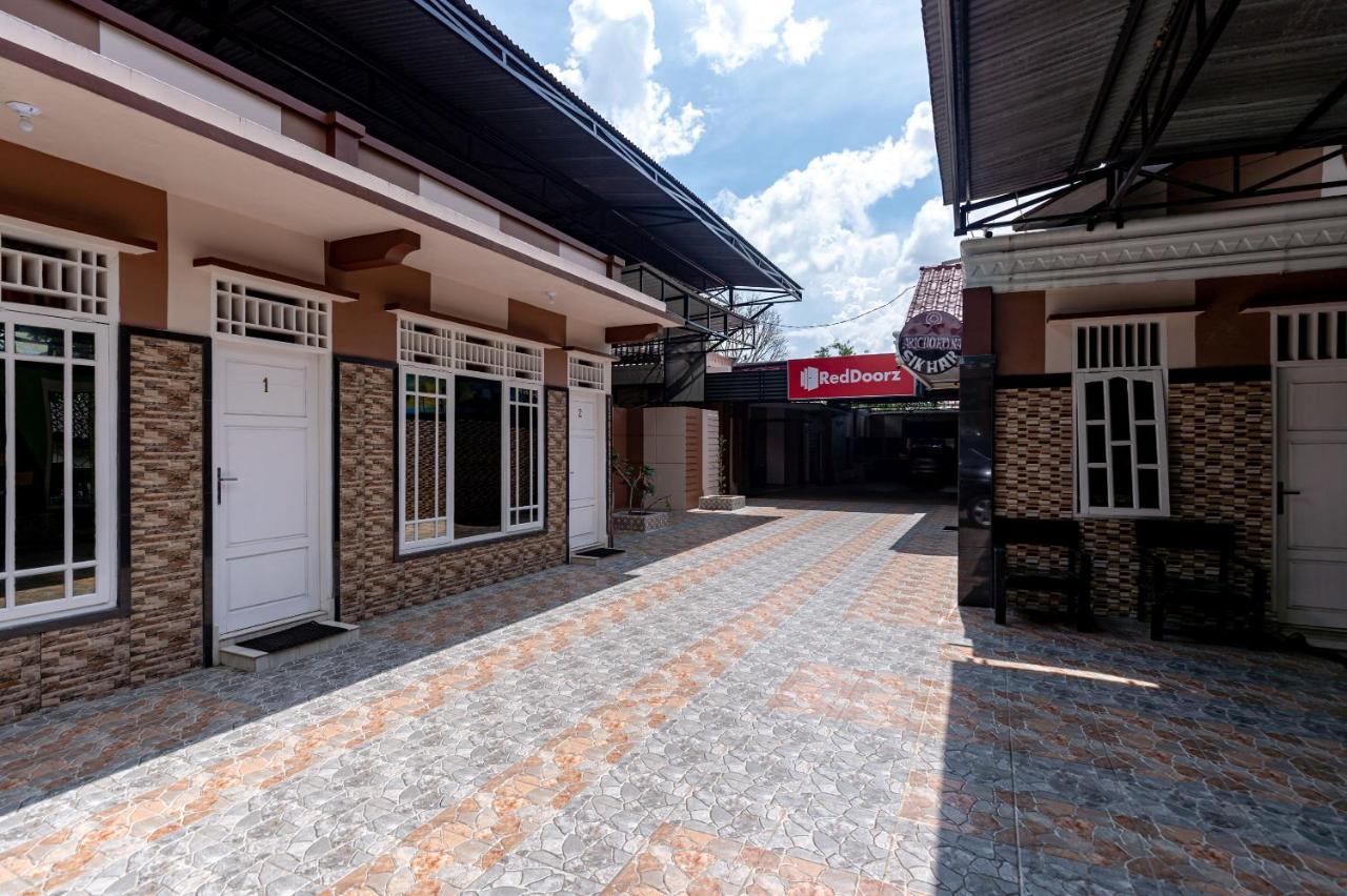 Reddoorz Near Universitas Simalungun Pematang Siantar Buitenkant foto
